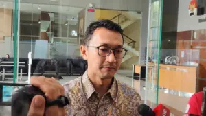 KPK Sita Uang Dolar dan Rupiah dari Rumah Dinas Plt Gubernur Riau Terkait Kasus Fee Proyek
