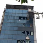 Bronto Skylift Damkar Sisir Korban Kebakaran Maut di Gedung Jakpus