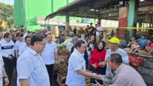 Pramono Anung Pastikan Pedagang Pasar Kramat Jati Tetap Berjualan Pasca Kebakaran