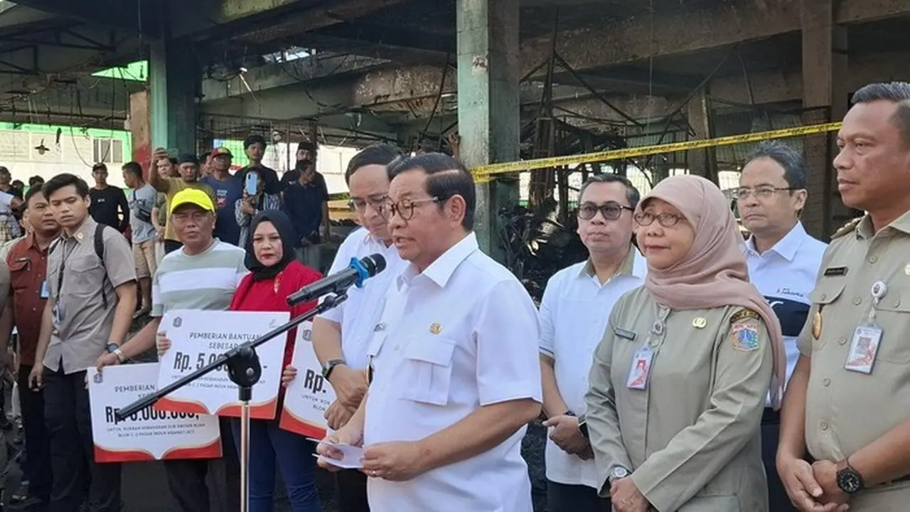 Pasca Kebakaran, Pramono Targetkan 350 Kios Pasar Kramat Jati Kembali Beroperasi dalam 5 Hari