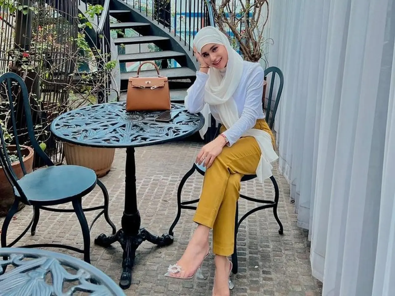 Shakilla Kaif Jelaskan Perjalanan Hijrahnya: “Rahasia di Baliknya Begitu Indah”