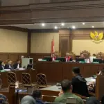 Mantan Mendikbudristek Nadiem Makarim Dibantarkan, Sidang Korupsi Laptop Ditunda Pekan Depan