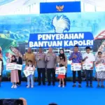 Polri Berikan Beasiswa Rp 45 Juta untuk 10 Anak Korban KKB Papua