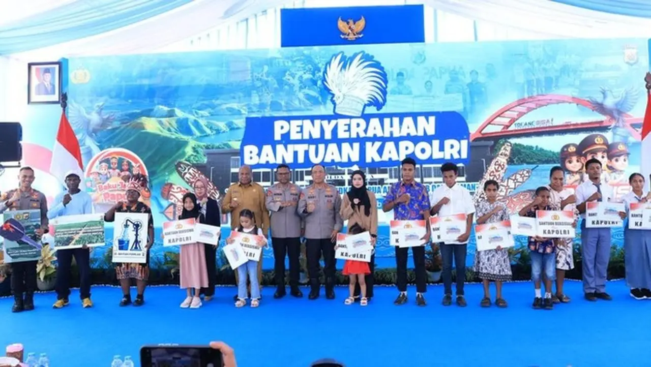 Polri Berikan Beasiswa Rp 45 Juta untuk 10 Anak Korban KKB Papua