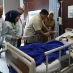 Prabowo Jenguk Siswa Korban Tabrak Mobil MBG, Janjikan Ayam Goreng Favorit