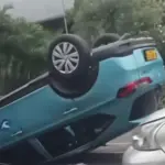 Taksi Terbalik di Bekasi Akibat Ban Pecah, Pengemudi dan Penumpang Selamat