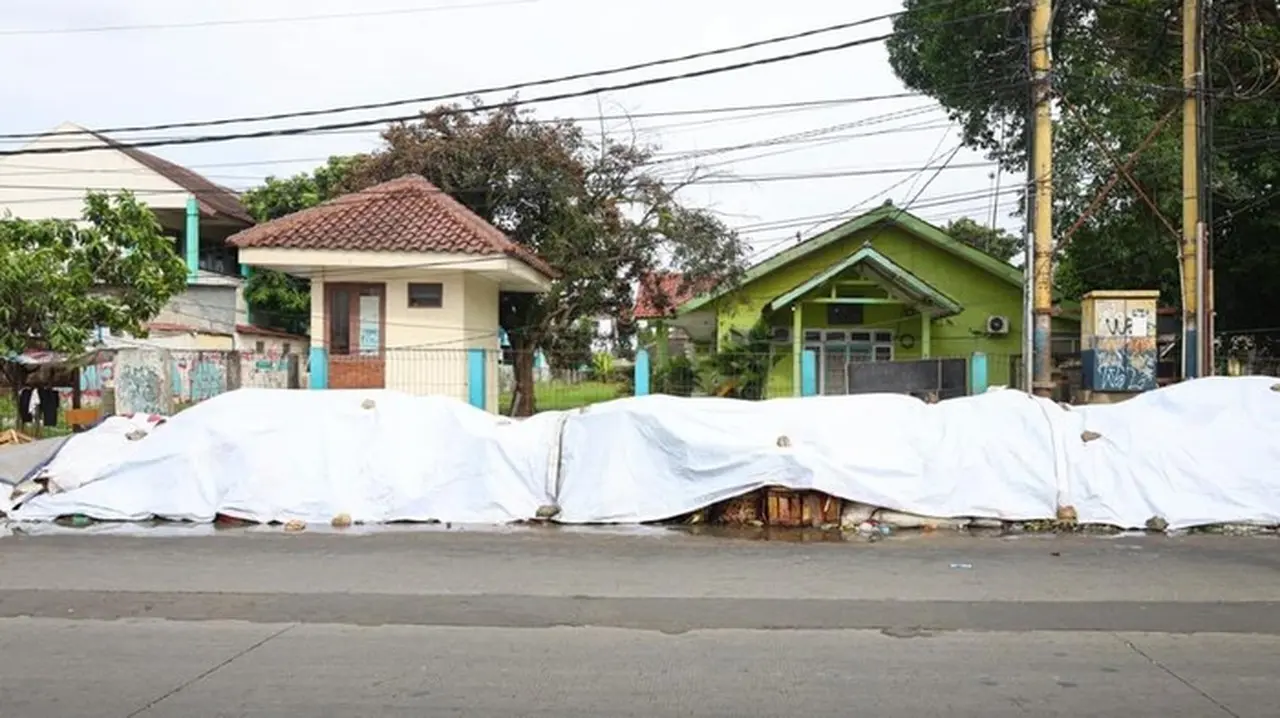 Wali Kota Tangsel Minta Maaf Atas Tumpukan Sampah di Flyover Ciputat, Solusi Sementara Diterapkan Wali Kota Tangsel Minta Maaf Atas Tumpukan Sampah di Flyover Ciputat, Solusi Sementara Diterapkan
