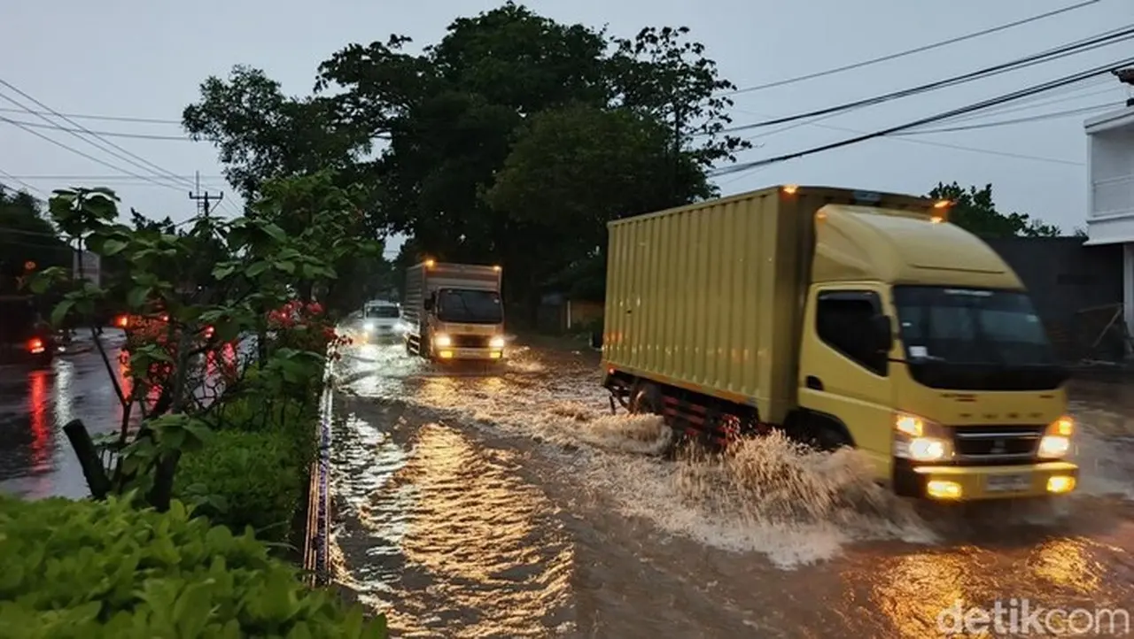 BPBD Bali Tetapkan Status Siaga Bencana Akibat Banjir Menerjang Sejumlah Wilayah