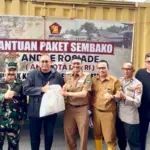 Andre Rosiade Salurkan 5.000 Paket Sembako untuk Korban Bencana Pesisir Selatan
