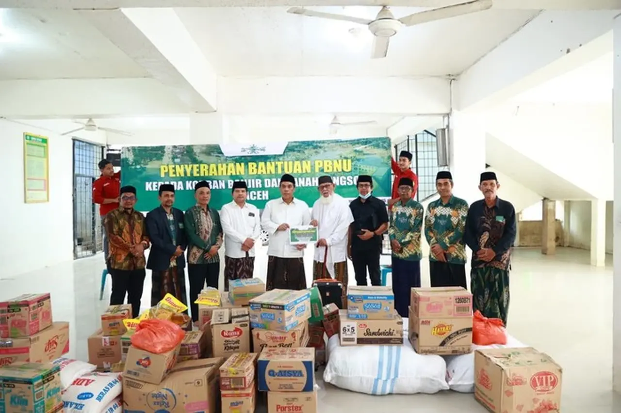 Pj Ketum PBNU Serahkan Bantuan Rp 1 Miliar untuk Korban Bencana Aceh, Salurkan Juga untuk Sumbar dan Sumut