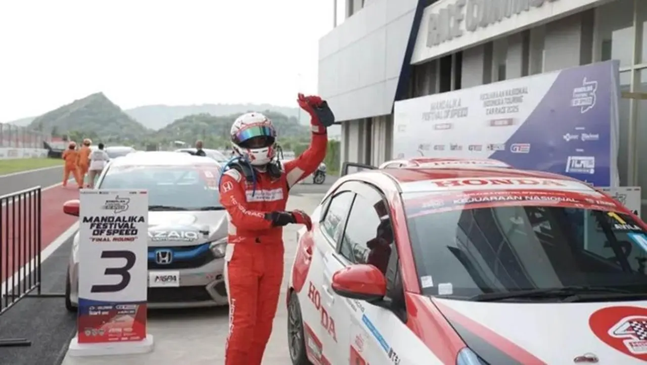 Honda Racing Indonesia Sabet 5 Gelar Juara di Seri Pamungkas Kejurnas Balap Mobil 2025 Honda Racing Indonesia Sabet 5 Gelar Juara di Seri Pamungkas Kejurnas Balap Mobil 2025