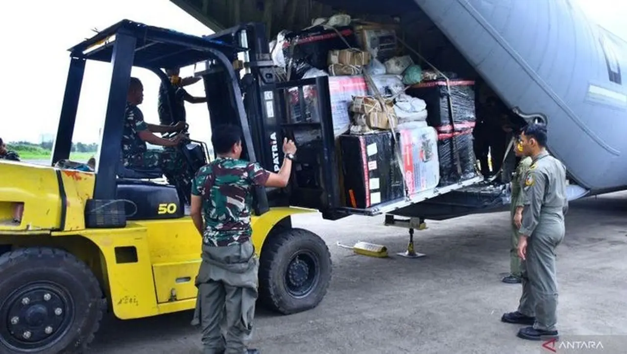 Kadispenau: “Akses Transportasi Normal,” TNI AU Kirim 6 Ton Sling Baja ke Aceh Pascabencana