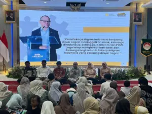 Menteri P2MI: “Kami Bapak dari Anak-anak Pekerja Migran yang Butuh Kasih Sayang”