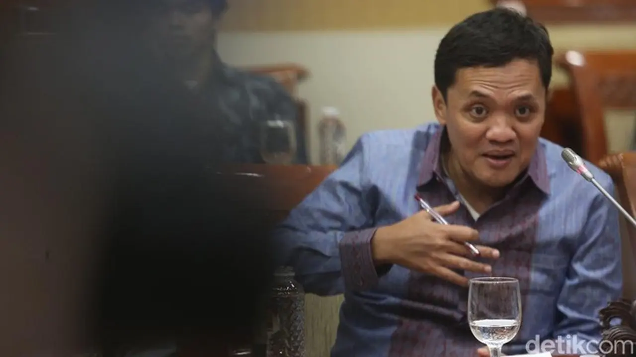 DPR Pastikan Kaji Aspirasi Publik soal Revisi UU Polri, Aturan Pensiun hingga Kekuasaan Jadi Sorotan