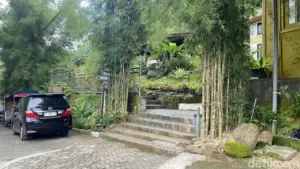 Kesaksian Warga: YouTuber Resbob Menginap di Kafe Semarang Sebelum Ditangkap Polda Jabar