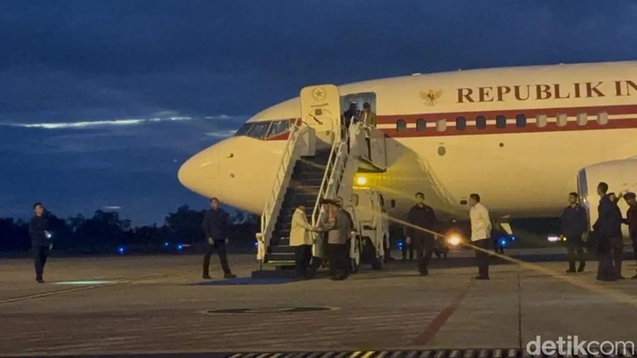 Prabowo Tiba di Sumbar, Akan Tinjau Penanganan Bencana di Agam dan Padang Pariaman Prabowo Tiba di Sumbar, Akan Tinjau Penanganan Bencana di Agam dan Padang Pariaman