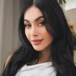 Denada Tak Menampik Harapan Jodoh Terbaik di Tengah Karier Moncer dan Fokus pada Putri Remaja