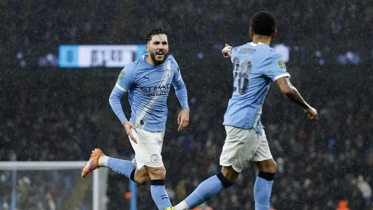Manchester City Kalahkan Brentford 2-0, Amankan Tiket Semifinal Carabao Cup 2025/2026