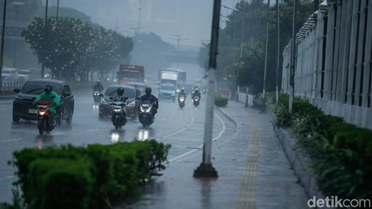 Ridwan Bae: “Waspadai Siklon 93S, Tunda Liburan Akhir Tahun Jika Tak Mendesak”