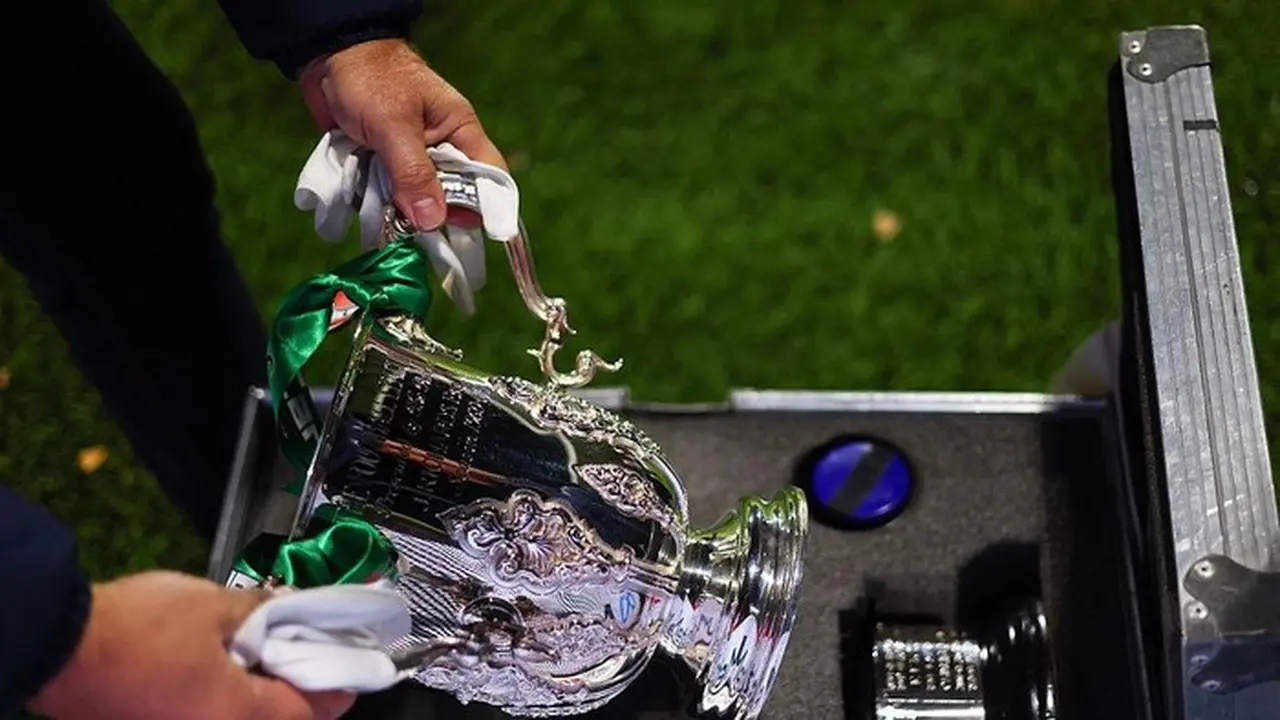 Newcastle Jumpa Man City, Chelsea Menanti Arsenal atau Palace di Semifinal Carabao Cup 2025/2026