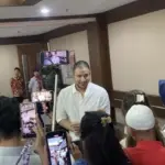 Ammar Zoni Peluk Kekasih dan Keluarga di PN Jakpus, Sidang Narkotika Digelar Offline
