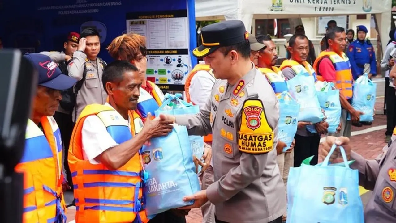 Kapolda Metro Jaya Tegaskan Nelayan Garda Terdepan Jaga Keamanan Laut Jakarta di Apel Besar