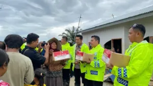 Kompol Sandy: “Masyarakat Antusias Terima Bantuan Sembako Korlantas Polri di Aceh Tamiang”