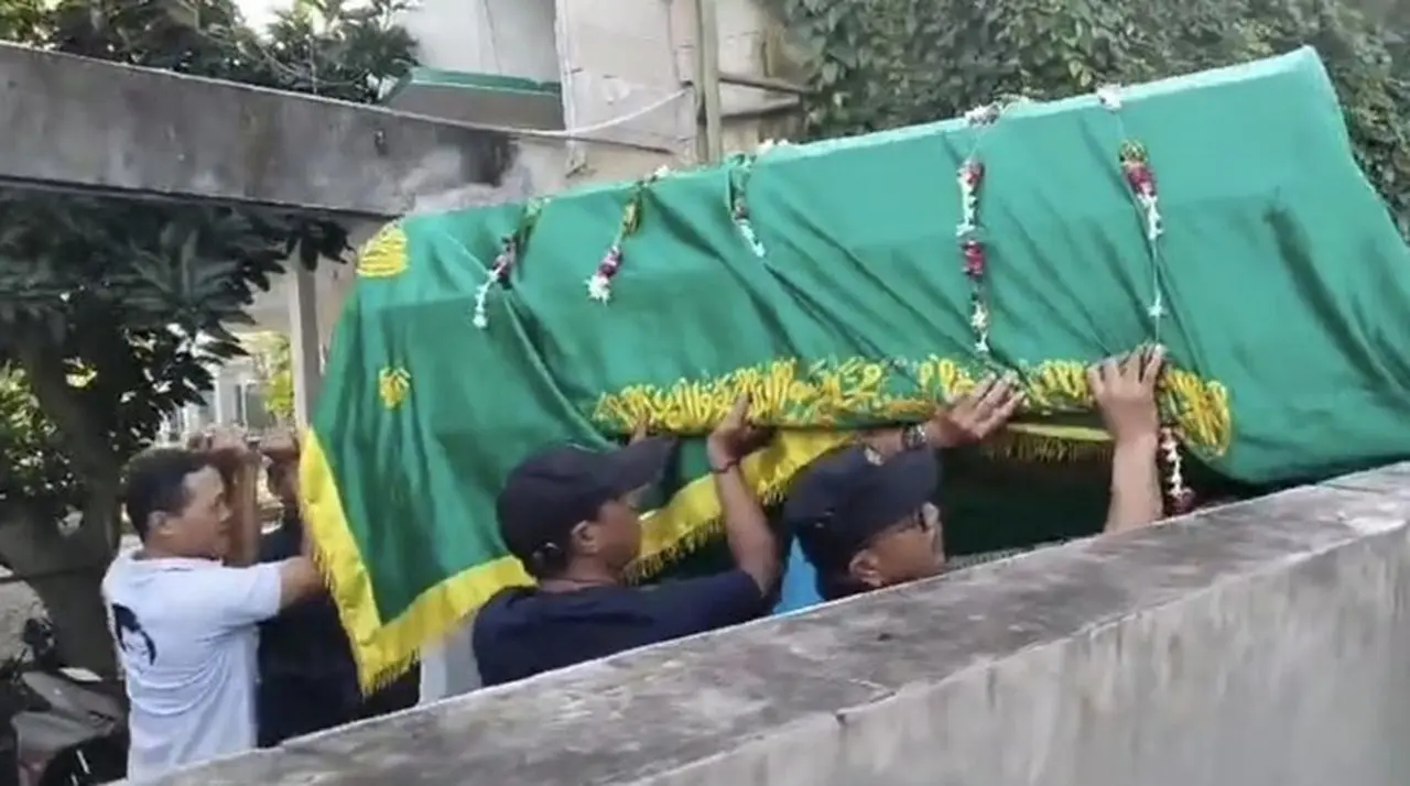 Anak Almarhum: “Kami Sedih”, Jenazah Ditolak Dimakamkan di TPU Sidoarjo Akibat Sengketa Lahan