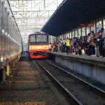 KRL Cikarang-Bekasi Masih Terganggu Imbas Kendala Lokomotif KA Manahan, Rekayasa Rute Diberlakukan