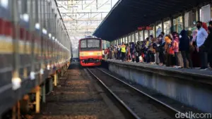 KRL Cikarang-Bekasi Masih Terganggu Imbas Kendala Lokomotif KA Manahan, Rekayasa Rute Diberlakukan