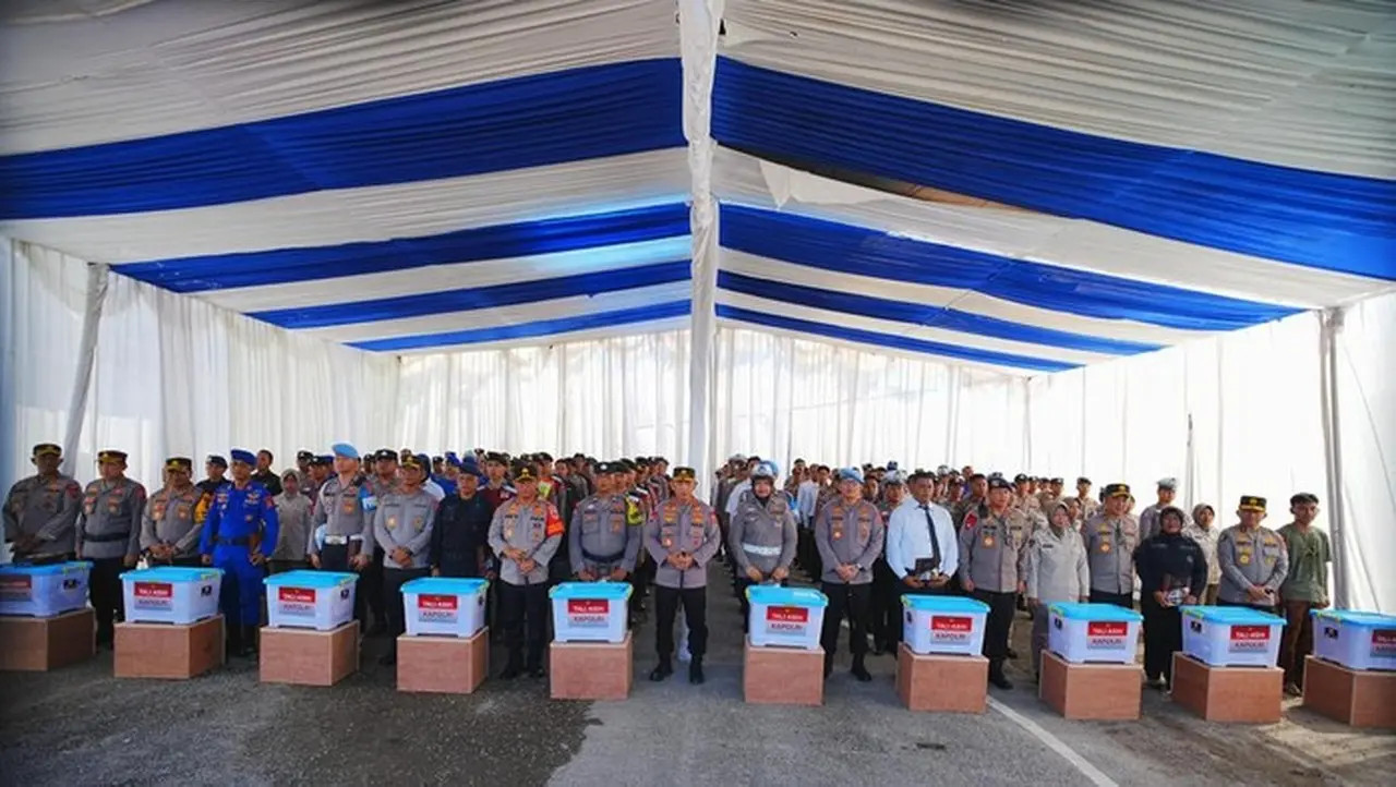 Kapolri Listyo Sigit Prabowo Apresiasi Dedikasi 170 Anggota Polri Terdampak Bencana di Sumbar