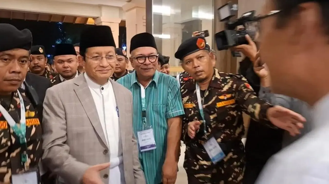 Menag Nasaruddin Umar Hadiri Rapat Pleno PBNU Penentuan Pj Ketum, Disambut Gus Ipul Menag Nasaruddin Umar Hadiri Rapat Pleno PBNU Penentuan Pj Ketum, Disambut Gus Ipul