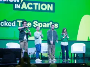 Nicholas Saputra dan Raditya Dika Dorong Generasi Z Ubah Gairah Jadi Aksi Nyata, Hindari Penyesalan