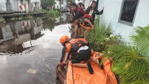 Bocah 10 Tahun Tewas Hanyut Akibat Banjir Rob di Pontianak