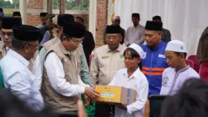 Menteri Agama Salurkan Bantuan ke Ponpes Terdampak Banjir Aceh, Ingatkan Hikmah Musibah