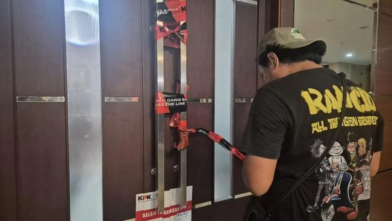 KPK Segel Ruang Kerja Bupati Bekasi Ade Kuswara Kunang Pasca Operasi Tangkap Tangan di Jawa Barat