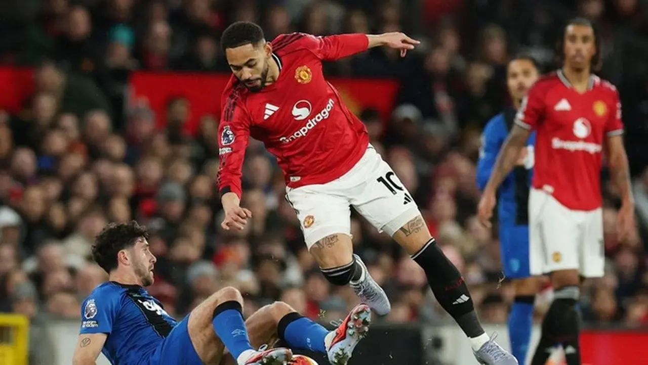 Gary Neville: “Trio Mbeumo, Cunha, Mount Cukup Bagus, tapi Bukan Penyelesai Peluang” Gary Neville: “Trio Mbeumo, Cunha, Mount Cukup Bagus, tapi Bukan Penyelesai Peluang”