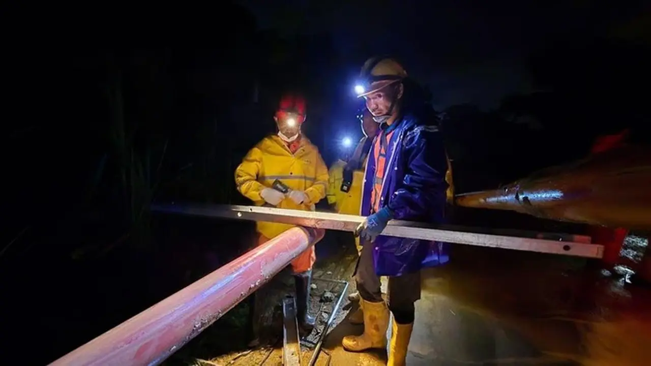 PLN Kerja Tanpa Henti Pulihkan Listrik Sumut Pasca Banjir