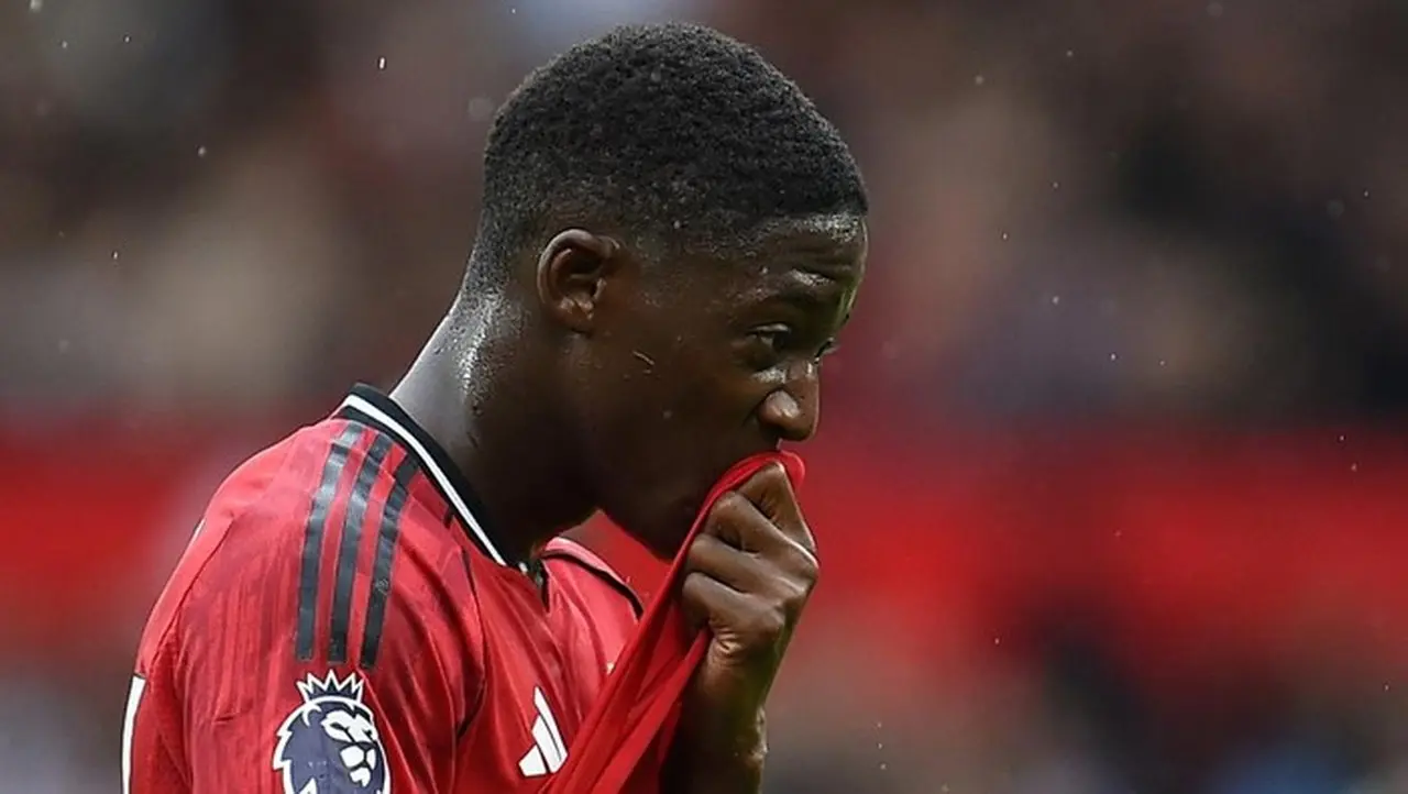 Roy Keane Kecam Keras Kakak Kobbie Mainoo: “Saudara Idiot” karena Protes di Old Trafford