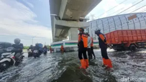 Kepala BPBD DKI: “Dampak Siklon Tropis Terasa, Picu Angin Kencang dan Banjir Rob di Jakut”