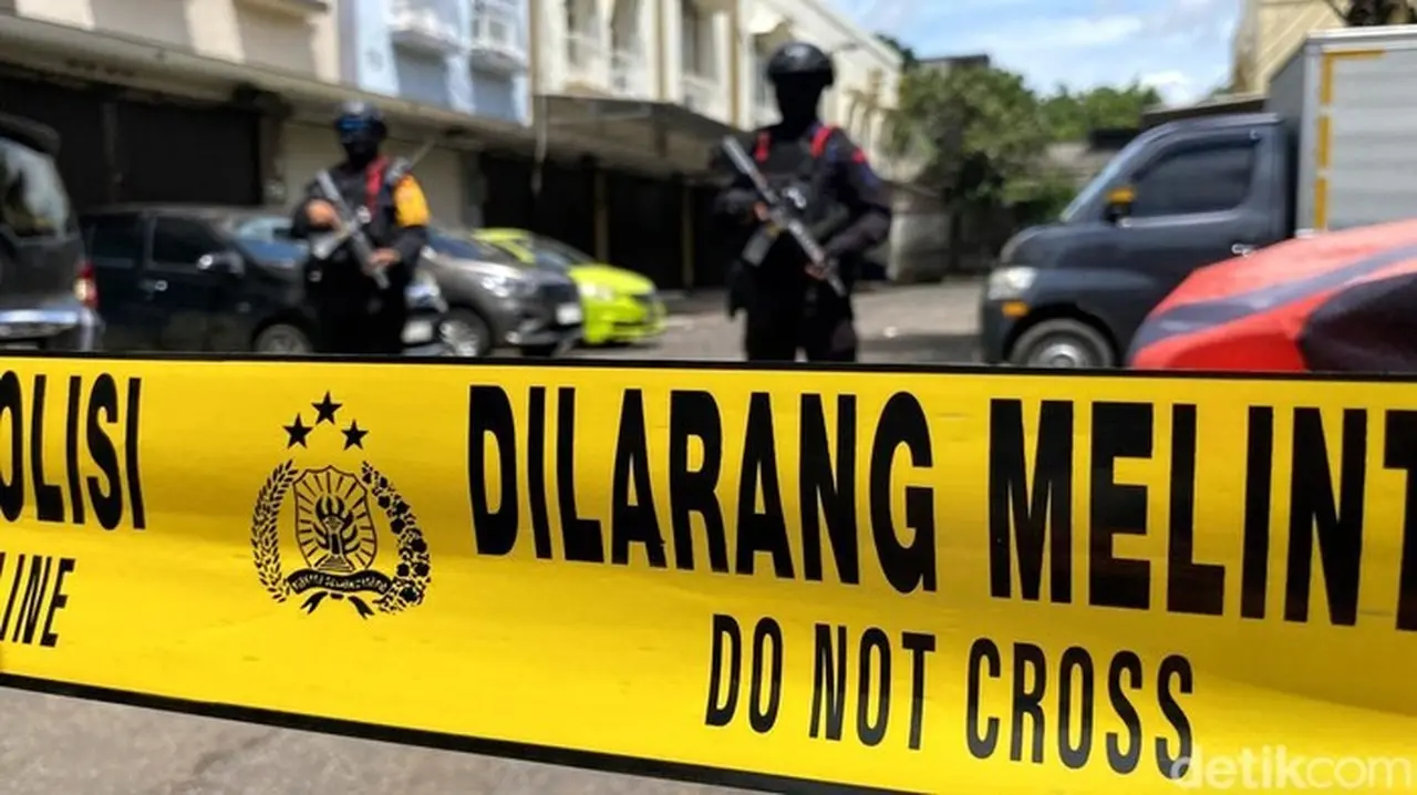Benda Diduga Bahan Peledak Gegerkan Warga Depan Gereja GKPS Bandung, Polisi Turun Tangan Benda Diduga Bahan Peledak Gegerkan Warga Depan Gereja GKPS Bandung, Polisi Turun Tangan