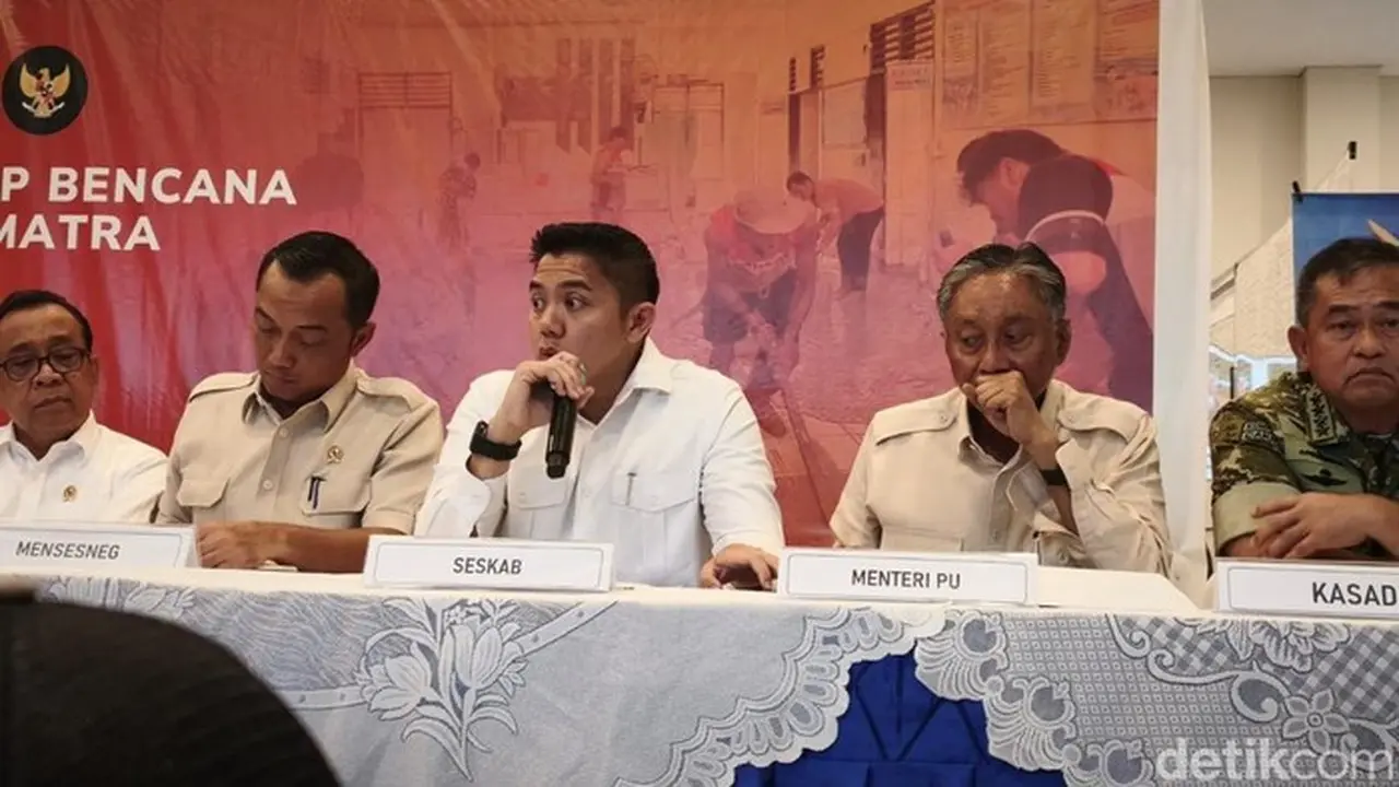 Seskab Teddy: “Penanganan Bencana di Sumatera Skala Nasional, Dana Pusat Siap Dikucurkan”