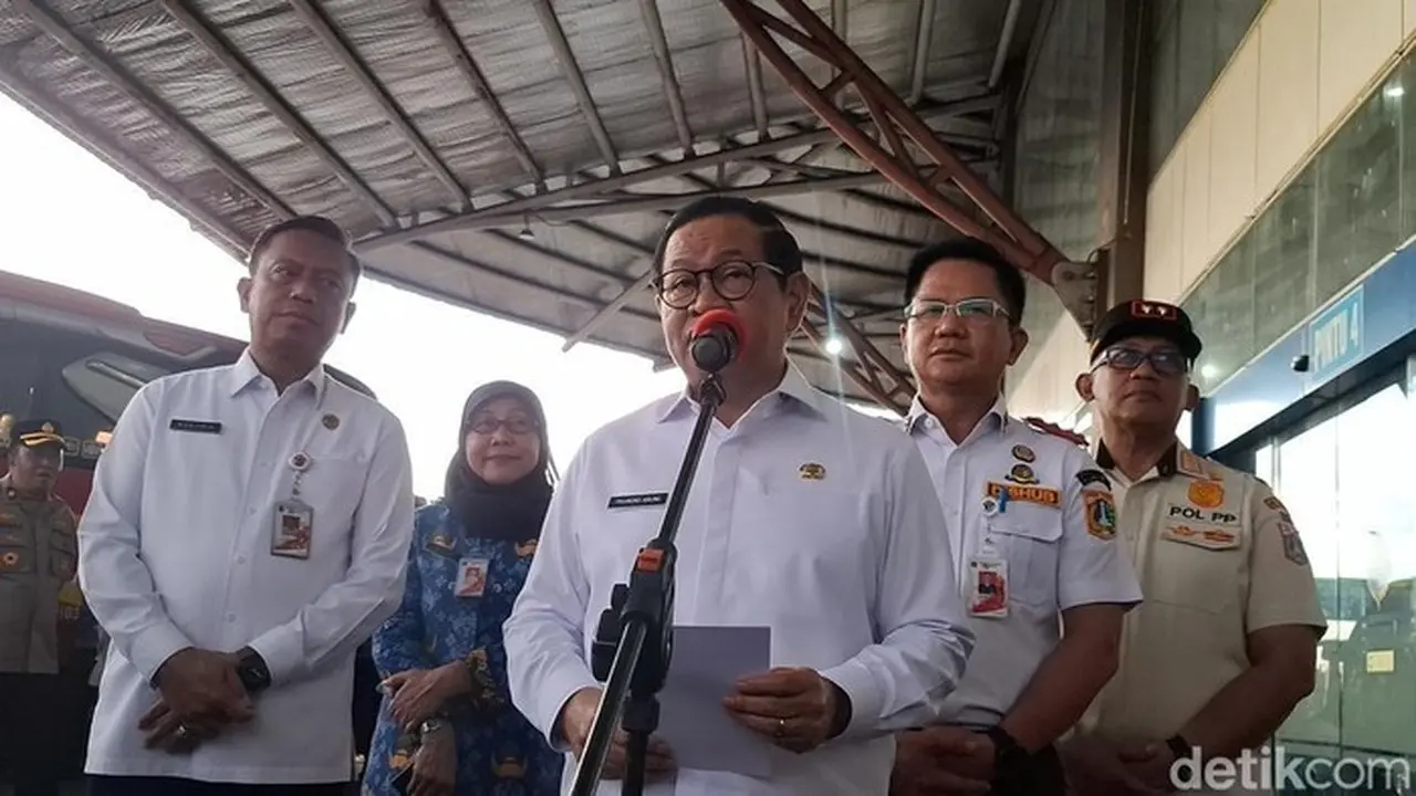 Gubernur DKI Pramono Anung Minta Sopir Bus Nataru Cek Kesehatan Menyeluruh