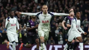 Spurs Taklukkan Slavia Praha 3-0 Berkat Gol Bunuh Diri dan Dua Penalti