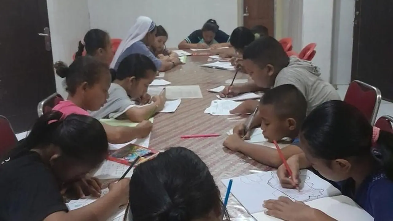Di Tengah Keterbatasan, Senyum Anak-anak Panti Asuhan Bakti Luhur Waingapu Tetap Merekah