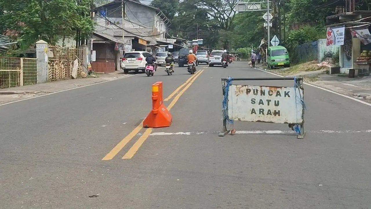Pengamanan Libur Natal dan Tahun Baru: 200 Personel Gabungan Disiagakan di Jalur Puncak Bogor Pengamanan Libur Natal dan Tahun Baru: 200 Personel Gabungan Disiagakan di Jalur Puncak Bogor