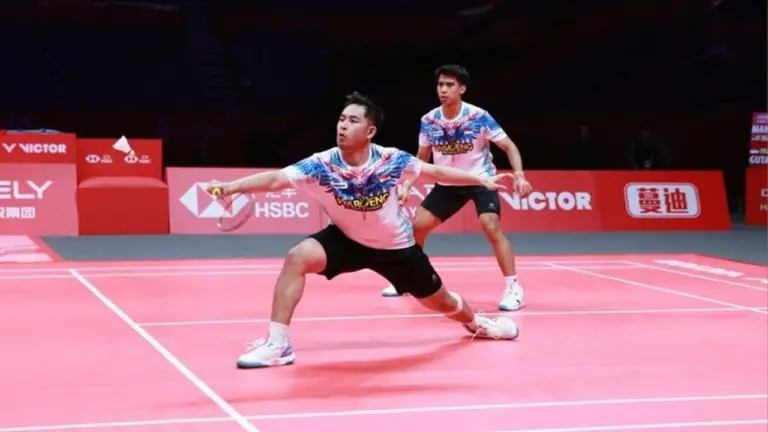 Sabar/Reza Melaju ke Semifinal BWF World Tour Finals 2025, Jadi Satu-satunya Wakil Indonesia yang Tersisa