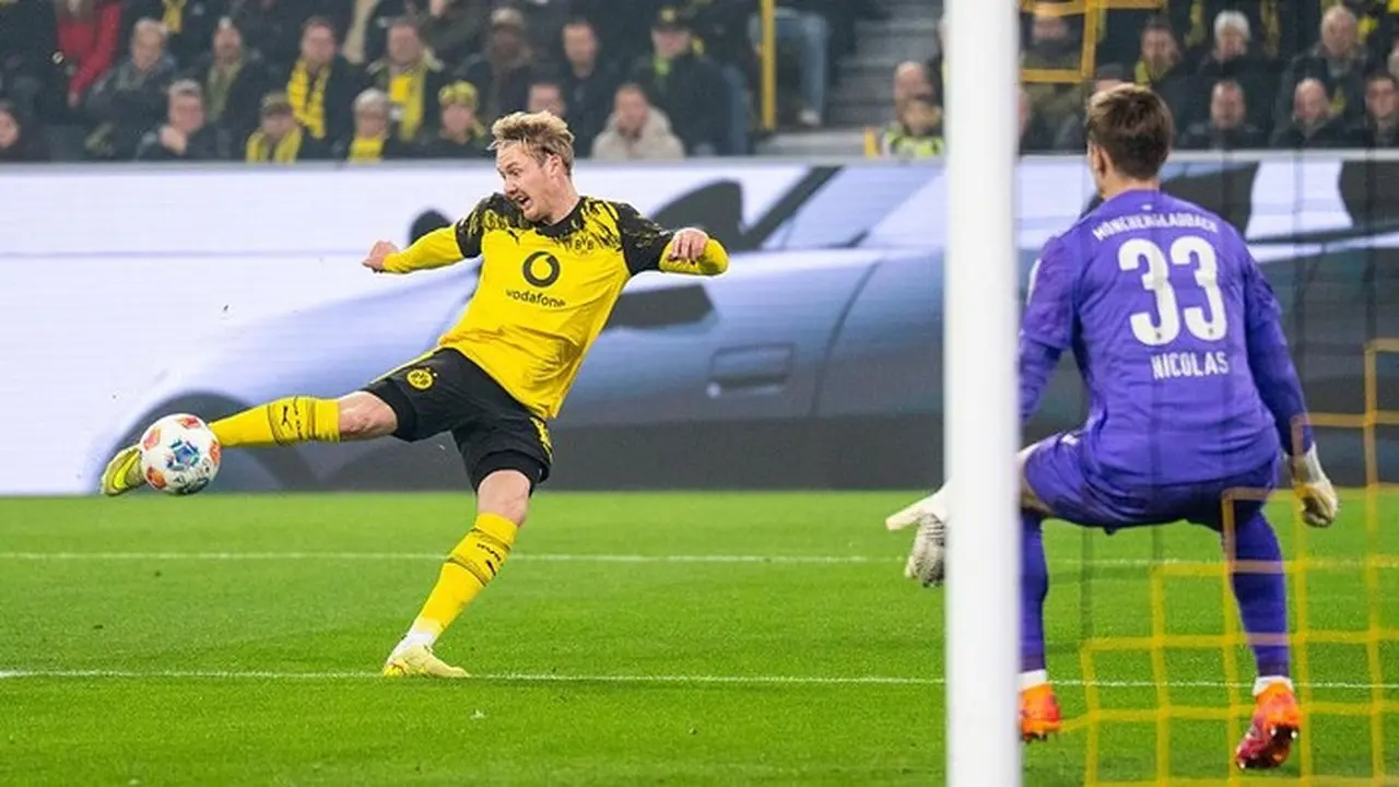 Borussia Dortmund Taklukkan Borussia Moenchengladbach 2-0, Amankan 32 Poin di Bundesliga