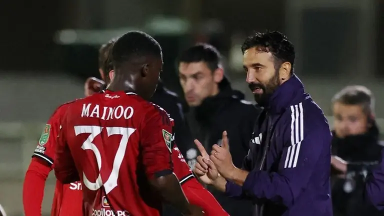 Amorim: “Dia Tidak Akan Starter karena Kaus Itu,” Tanggapi Protes Kakak Mainoo