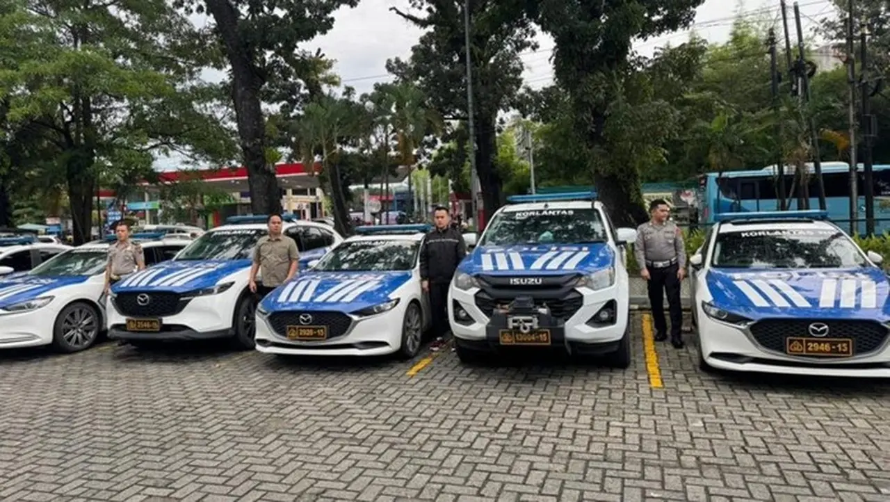 Korlantas Polri Serahkan 8 Mobil Patroli ke Polda Sumut, Irjen Agus: Wujud Nyata Pengabdian